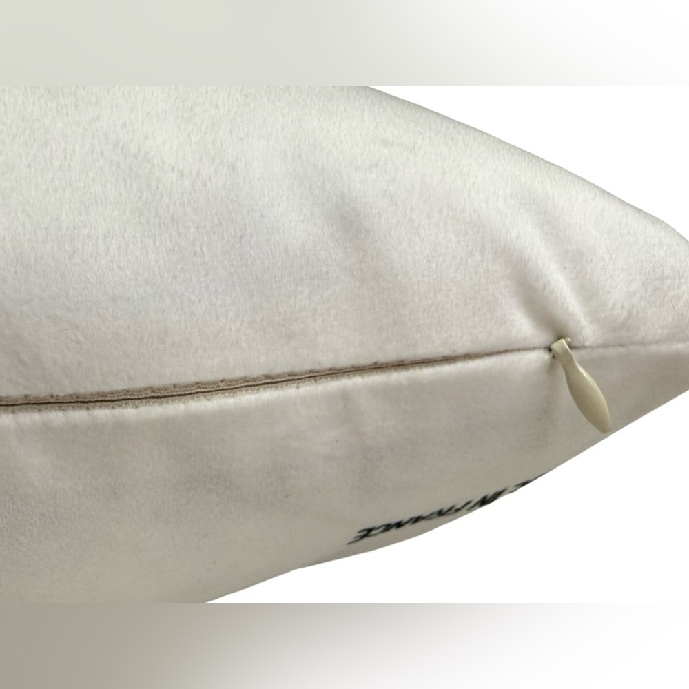 World Traveler Collection NWT Stunning Cream & Browns Velour 16” x 16” Pillow - Picture 5 of 8